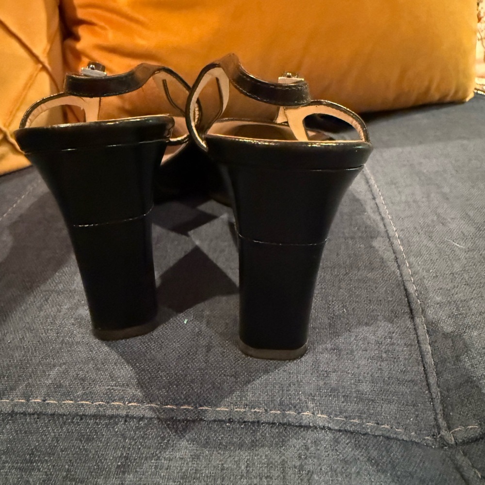 EUC Vintage 90’s Chanel Slingback Leather Spectator Pumps - Picture 3 of 7